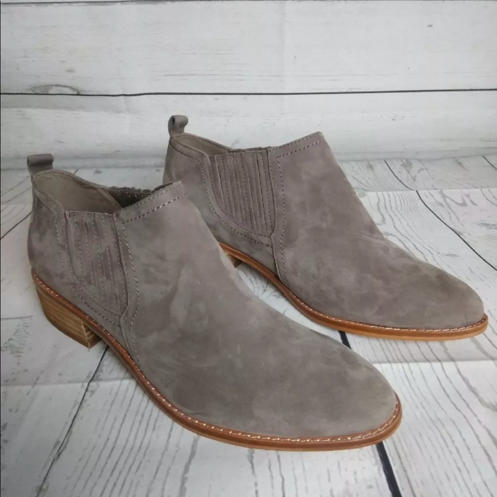 BRAND NEW Aldo Suede Taupe Booties